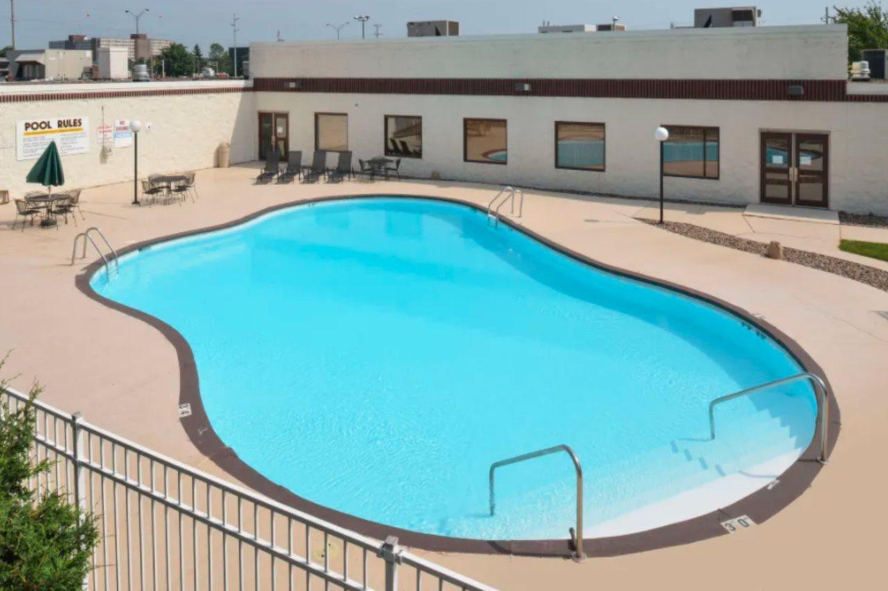 Americas Best Value Inn - Campus View Eau Claire Zewnętrze zdjęcie