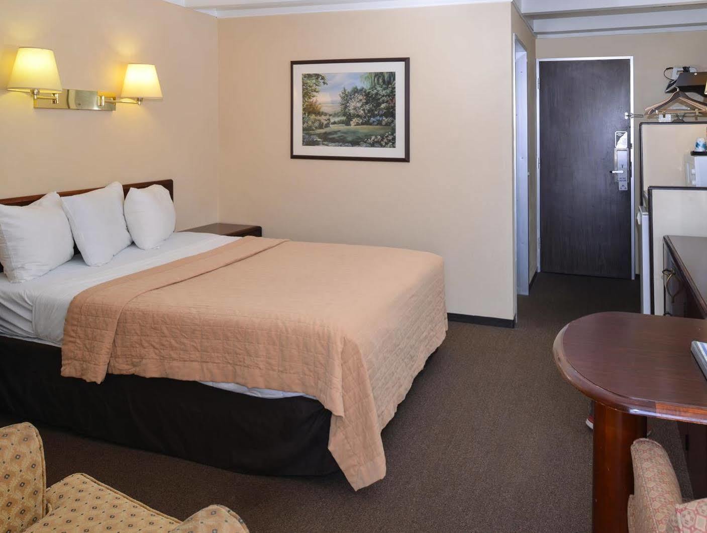 Americas Best Value Inn - Campus View Eau Claire Zewnętrze zdjęcie