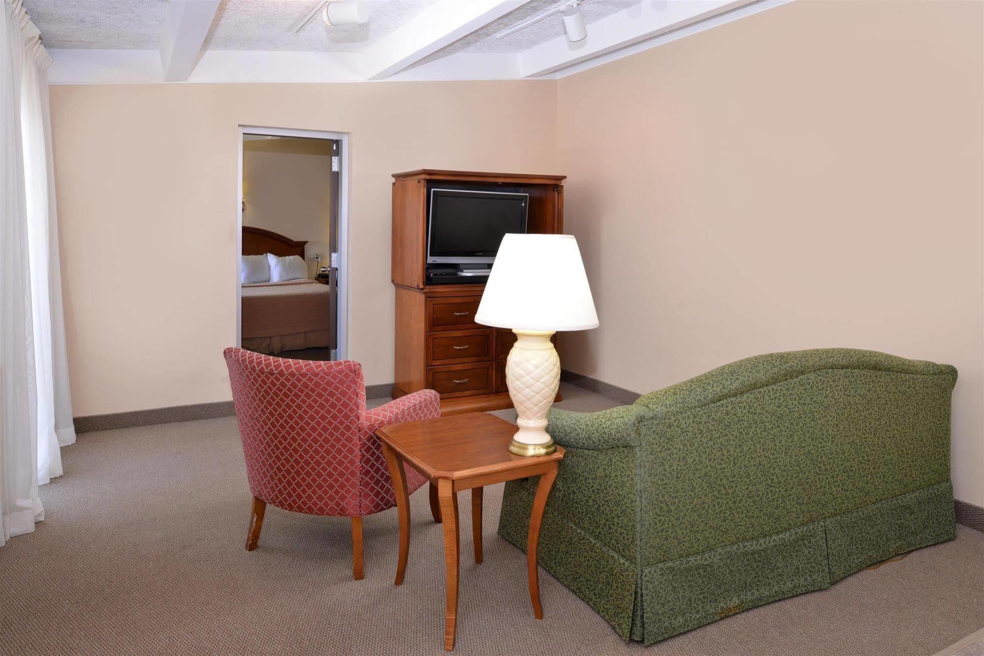 Americas Best Value Inn - Campus View Eau Claire Zewnętrze zdjęcie