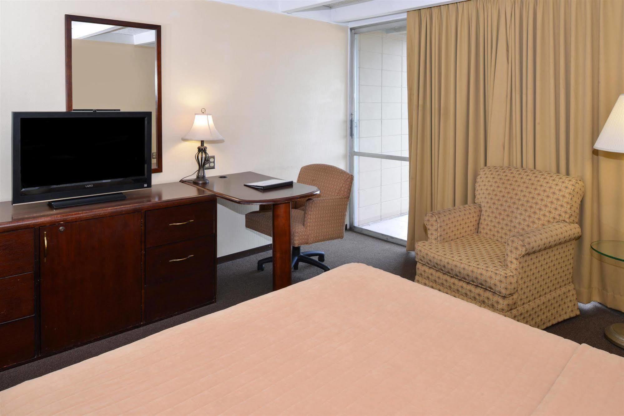 Americas Best Value Inn - Campus View Eau Claire Zewnętrze zdjęcie