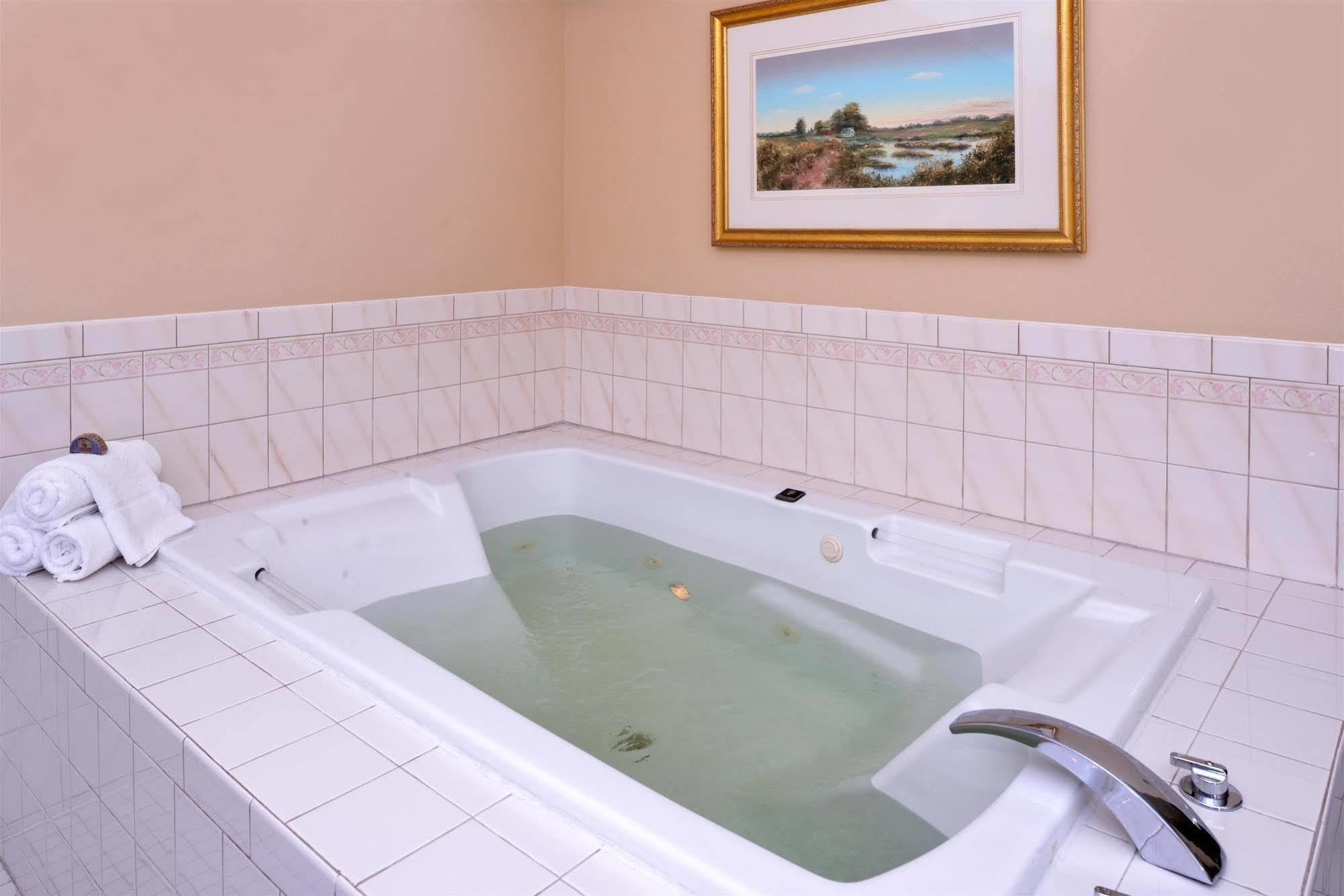 Americas Best Value Inn - Campus View Eau Claire Zewnętrze zdjęcie