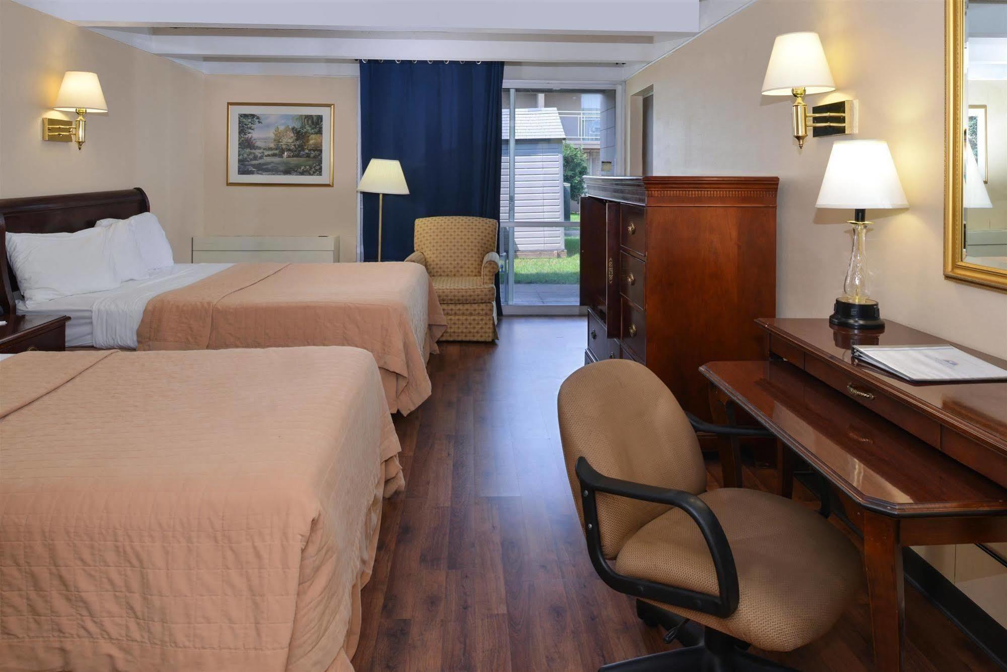 Americas Best Value Inn - Campus View Eau Claire Zewnętrze zdjęcie